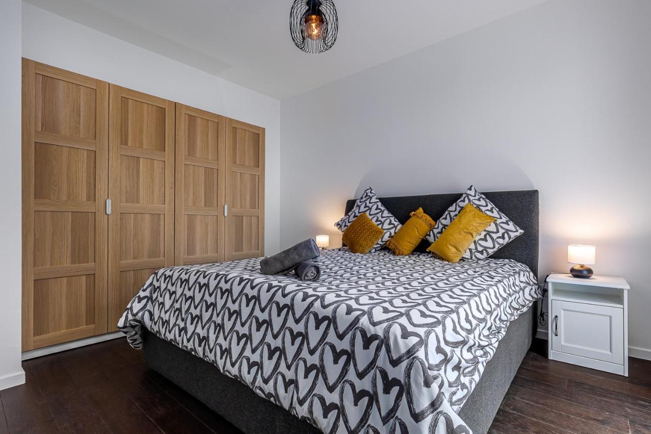 King Size Bed - Free Private Parking - Garden & Terrace - 14Min From Disneyland Ferrières-en-Brie Dış mekan fotoğraf