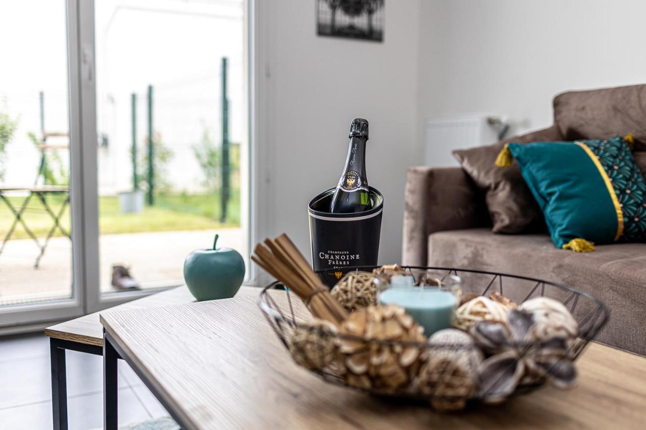 King Size Bed - Free Private Parking - Garden & Terrace - 14Min From Disneyland Ferrières-en-Brie Dış mekan fotoğraf